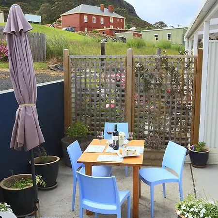 @ The Beach & Not Quite @ The Beach Holiday Cottages - Stanley Room photo