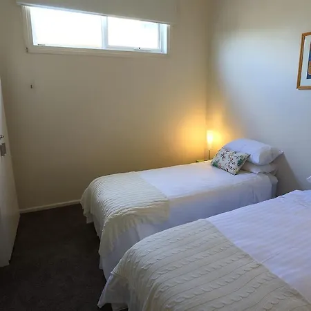 @ The Beach & Not Quite @ The Beach Holiday Cottages - Stanley Room photo