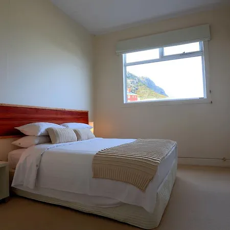 @ The Beach & Not Quite @ The Beach Holiday Cottages - Stanley Room photo