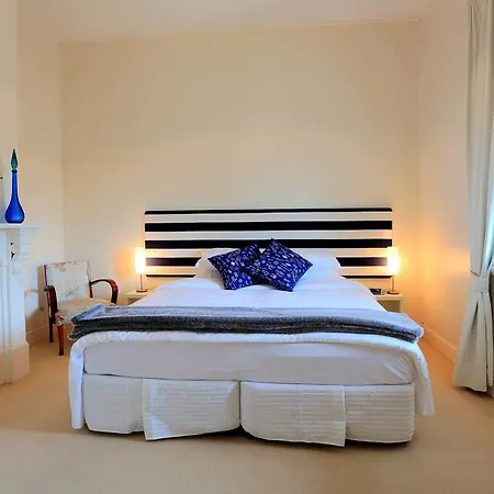 @ The Beach & Not Quite @ The Beach Holiday Cottages - Stanley Room photo