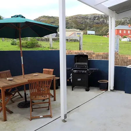 @ The Beach & Not Quite @ The Beach Holiday Cottages - Stanley Room photo
