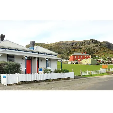 @ The Beach & Not Quite @ The Beach Holiday Cottages - Stanley Room photo