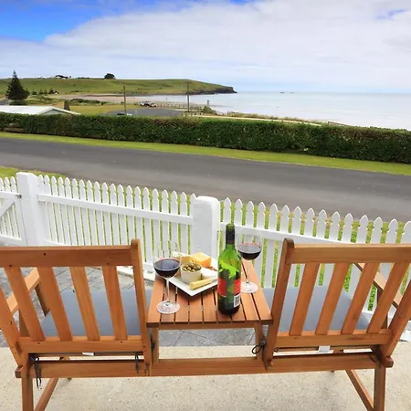 @ The Beach & Not Quite @ The Beach Holiday Cottages - Stanley Room photo
